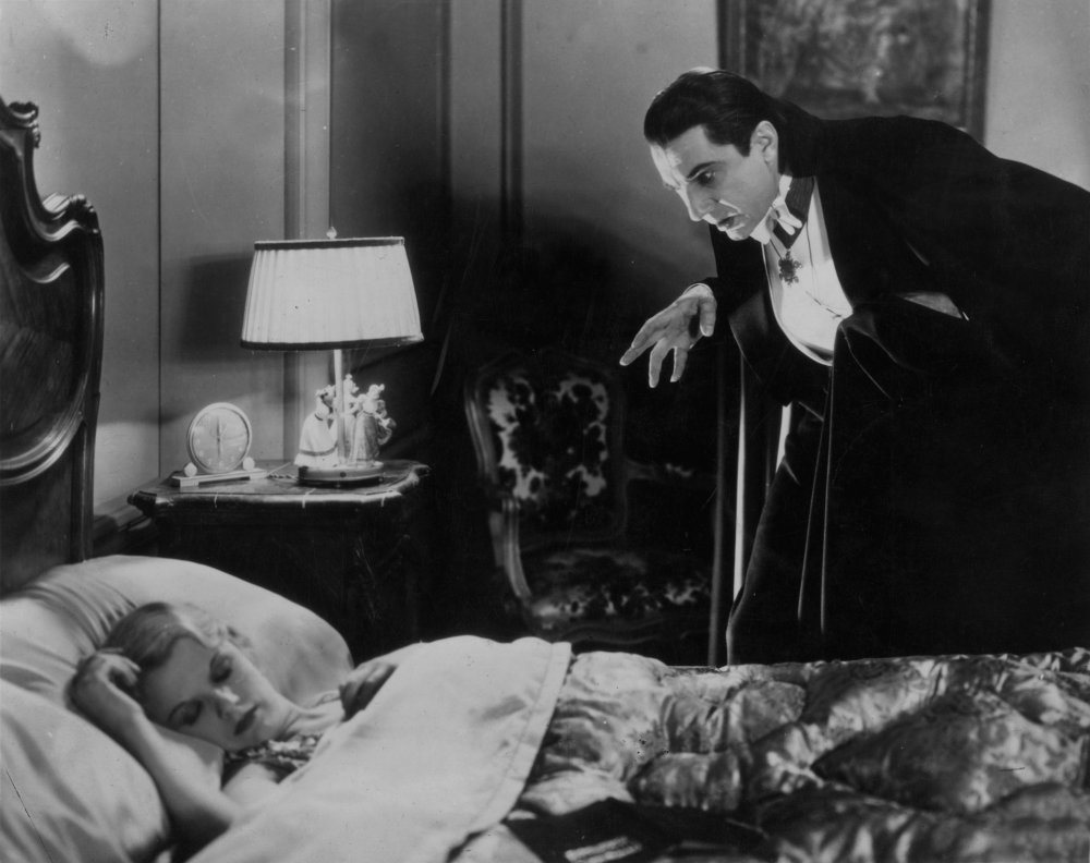 Dracula (1931) Dracula-1931-004-bela-lugosi-in-the-bedroom-00m-xfh