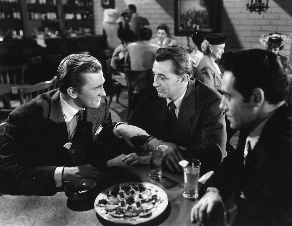out-of-the-past-1947-003-kirk-douglas-robert-mitchum-in-bar-sit-at-the-table-00n-9j7.jpg