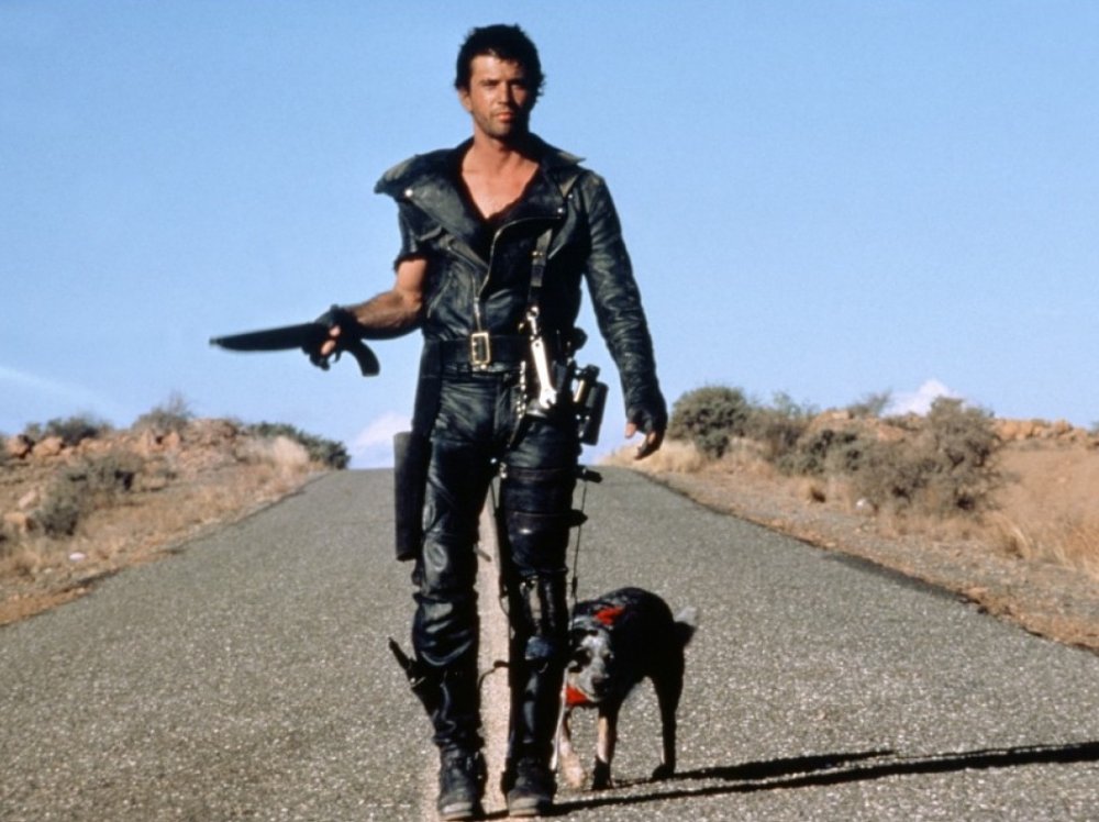 Friday Check In - Page 15 Mad-max-1979-005-mel-gibson-with-dog