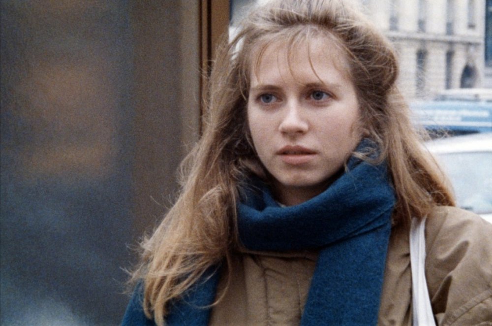 winters-tale-a-1992-002-woman-scarf.jpg?